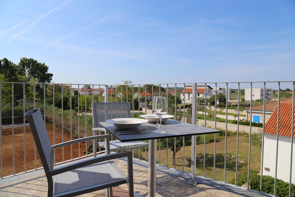 Mk | Apartments Nin Врси Екстериор снимка